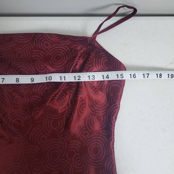 Vintage City Triangles Womens 3/4 Burgundy Embroidered Mini Dress Satin 90s Y2K - Picture 7 of 9